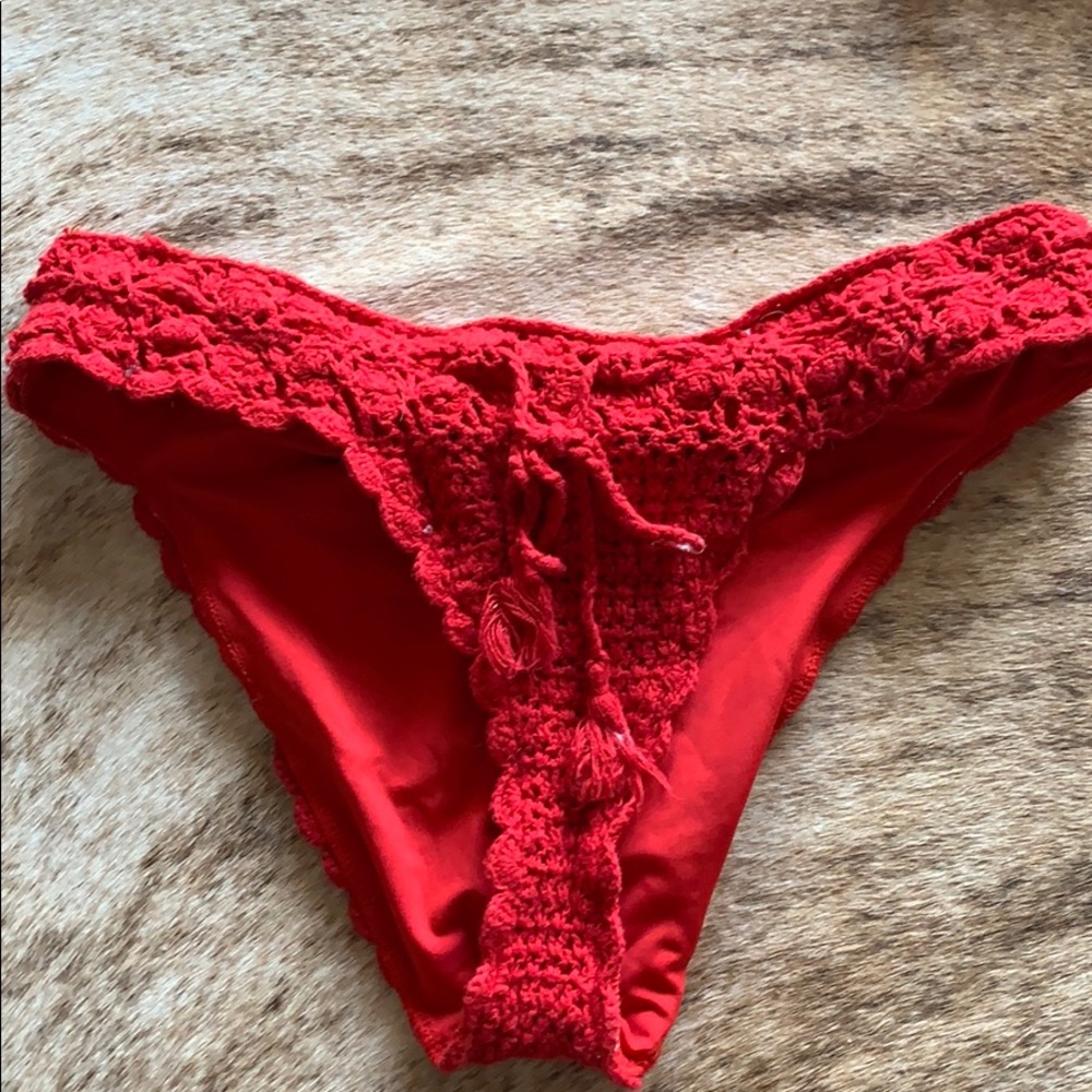 Bikini - Picture 3 of 3